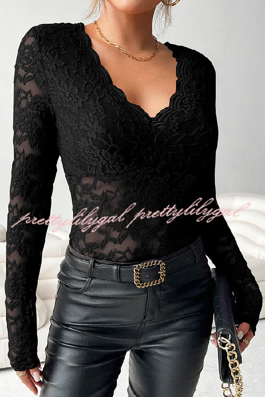 Casual Yet Stylish Separates Solid Color Lace V-neck Long-sleeved Slim-fit Top