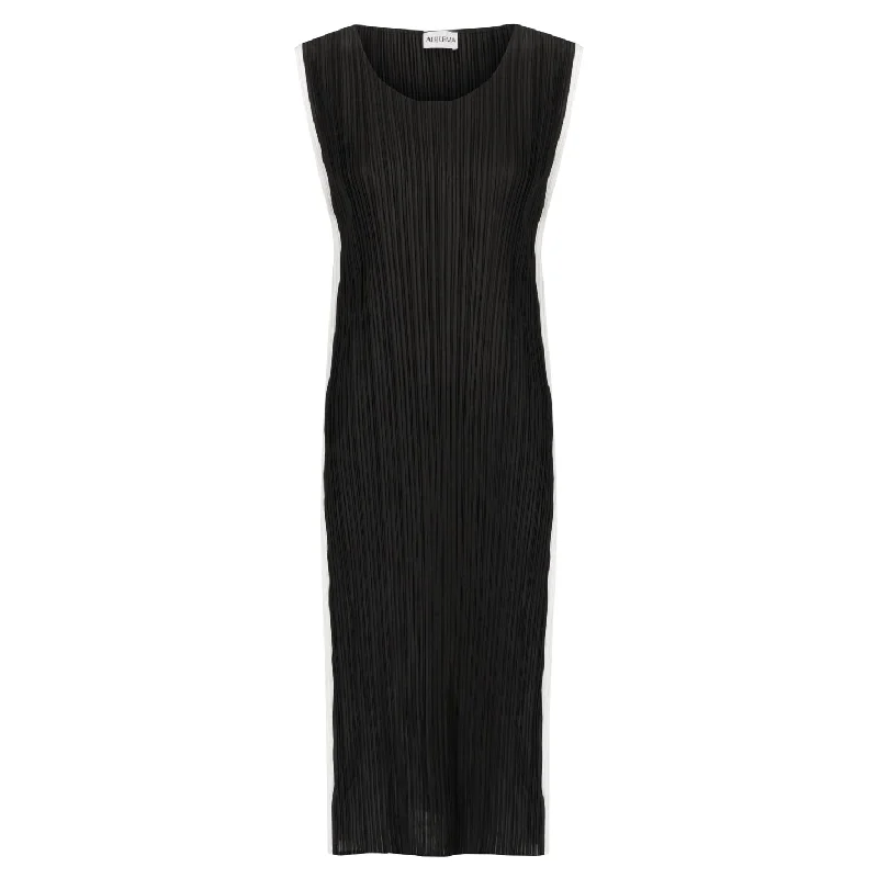 Vintage-Inspired Women's Clothes Pin Dress
