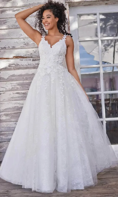 Catch Every Fashion Trend Colette By Daphne CL5157 - Floral V-Neck Ballgown